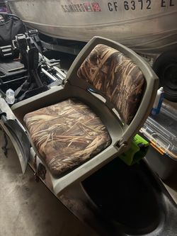 Boat seat