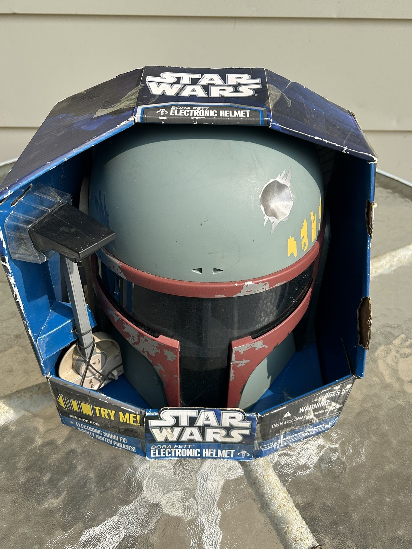STAR WARS BOBA FETT MANDALORIAN ELECTRONIC HELMET 2010