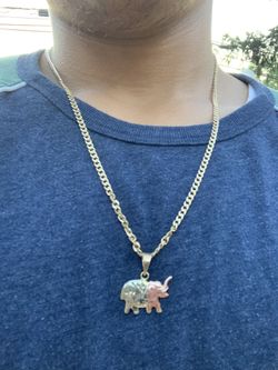 14K gold chain with elephant pendant
