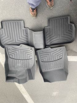 2018 Honda civic floor mats…..(4)set