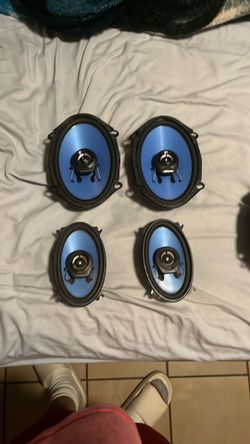 Cuatro Speaker Alpine, dos speaker, Pioneer y buffer 12 Kicker Cuatro Speaker Alpine, dos speaker, Pioneer y buffer 12 Kicker