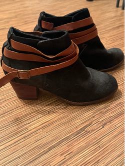 Dolce vita black booties