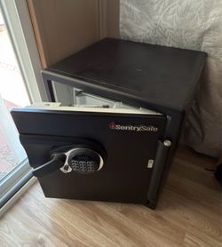 SentrySafe CSW4747 Fire & Water Resistant Safe – 1.6 Cu. Ft.