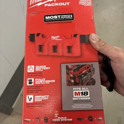 Milwaukee battery rack Packout
