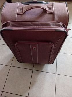 Luggage excellent condition $20 firm