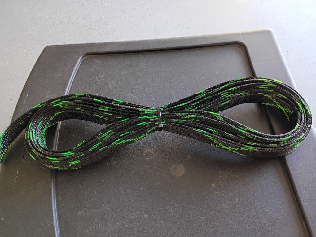 25 Ft 3/4 Black Green Expandable Wire Sleeving