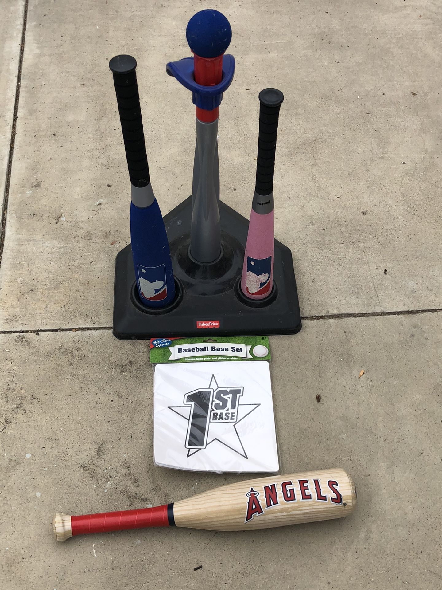 Baseball tee and bat set
