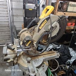 DEWALT 12" Compound Double Bevel Miter Saw With Table Stand