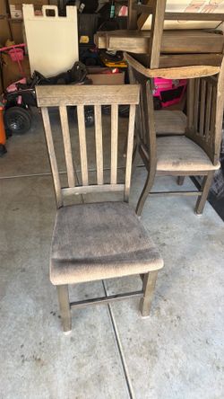 Free table and chair
