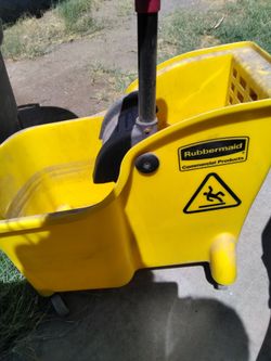 Mop bucket