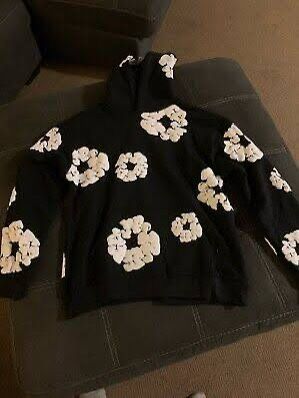 Denim Tear Color Black And White Size XL