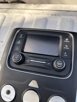Stereo —. radio.