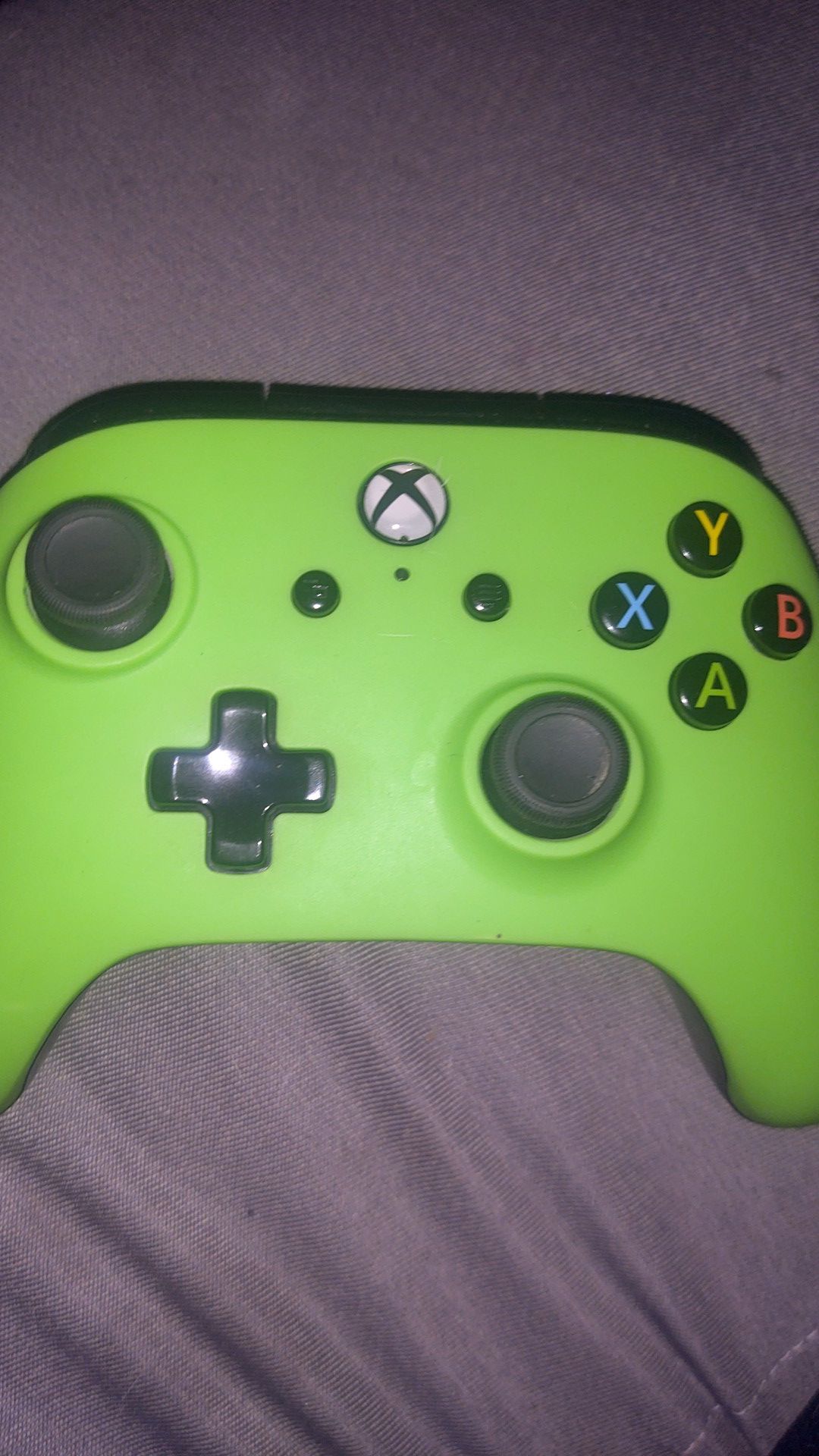 Cheap Xbox controller it's wired