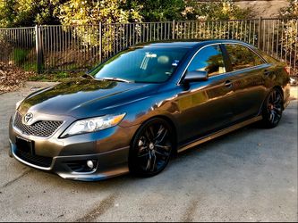 Toyota Camry SE V6