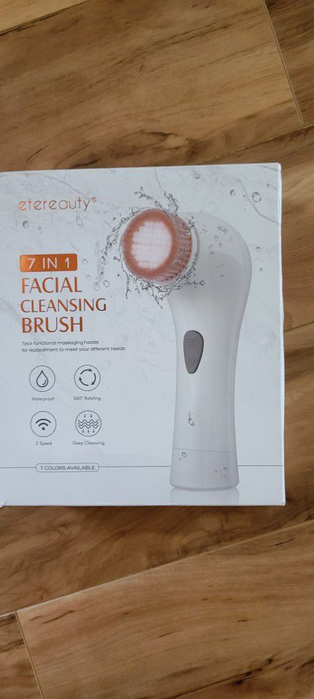 Brand New Unopened 7 In 1 Facial Cleansing Brush