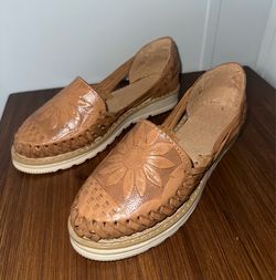 NEW Handmade Mexican Leather Sunflower Huarache Sandals Size 7 Women’s