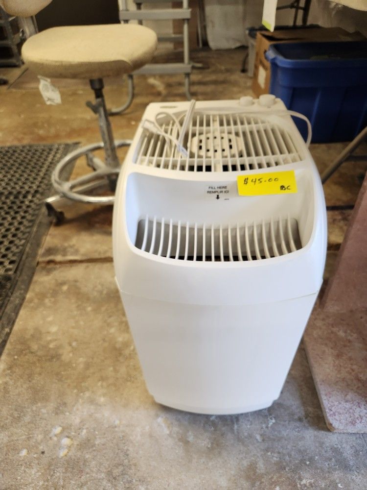 Barely Used De Humidifier. Works Great
