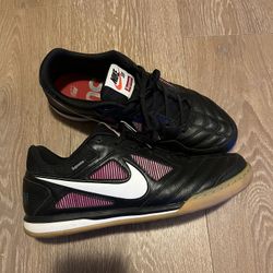 Supreme Nike El Gato 