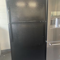 Winia Top Freezer Black Fridge Ooen Box