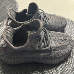 Yeezy’s Girl’s And Boys Shoes 