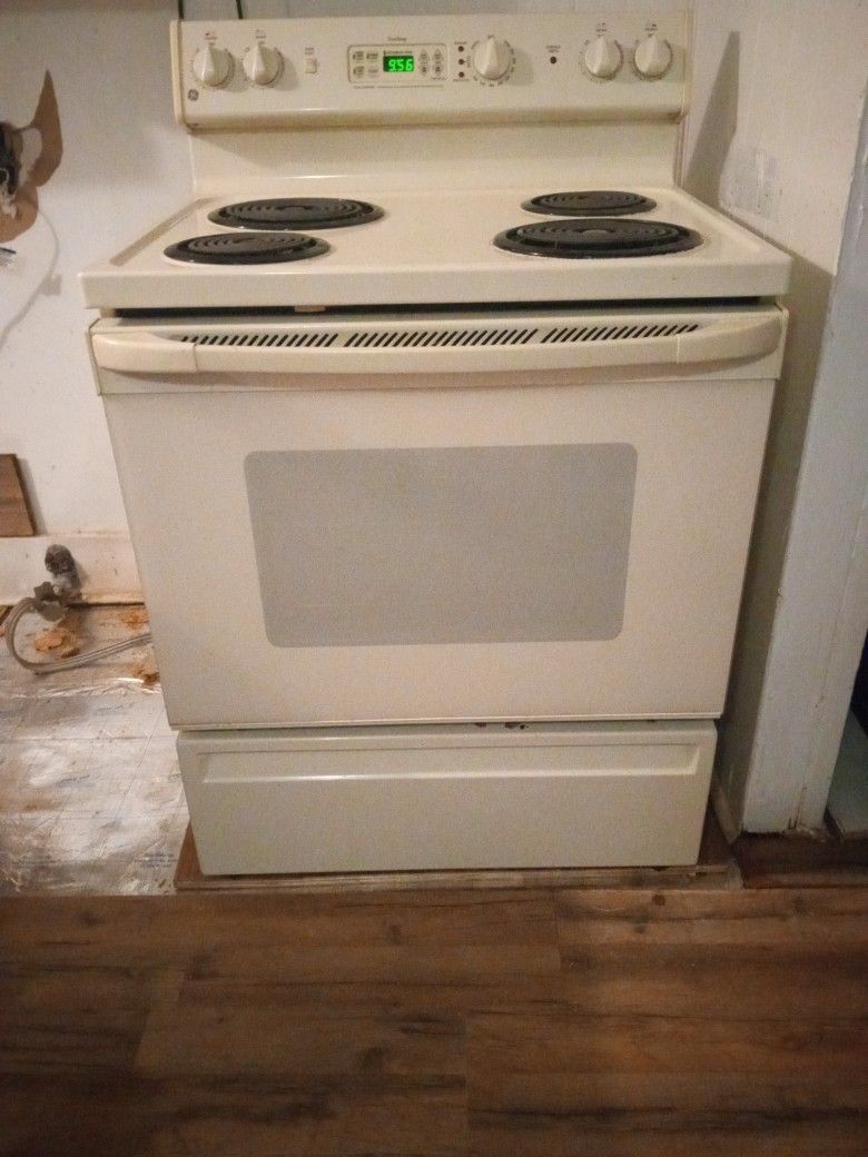 GE True Temp Self Cleaning Oven