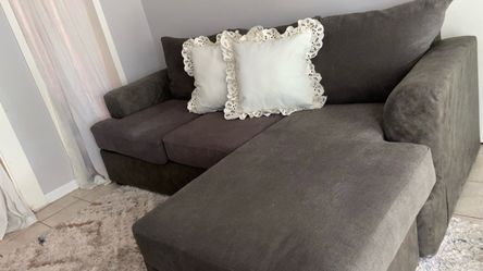 Cozy sofa 🧸 NEED GONE!