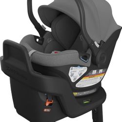 UPPAbaby aria Car seat and Base
