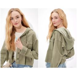 AE Cropped Military Hooded Shirt Jacket