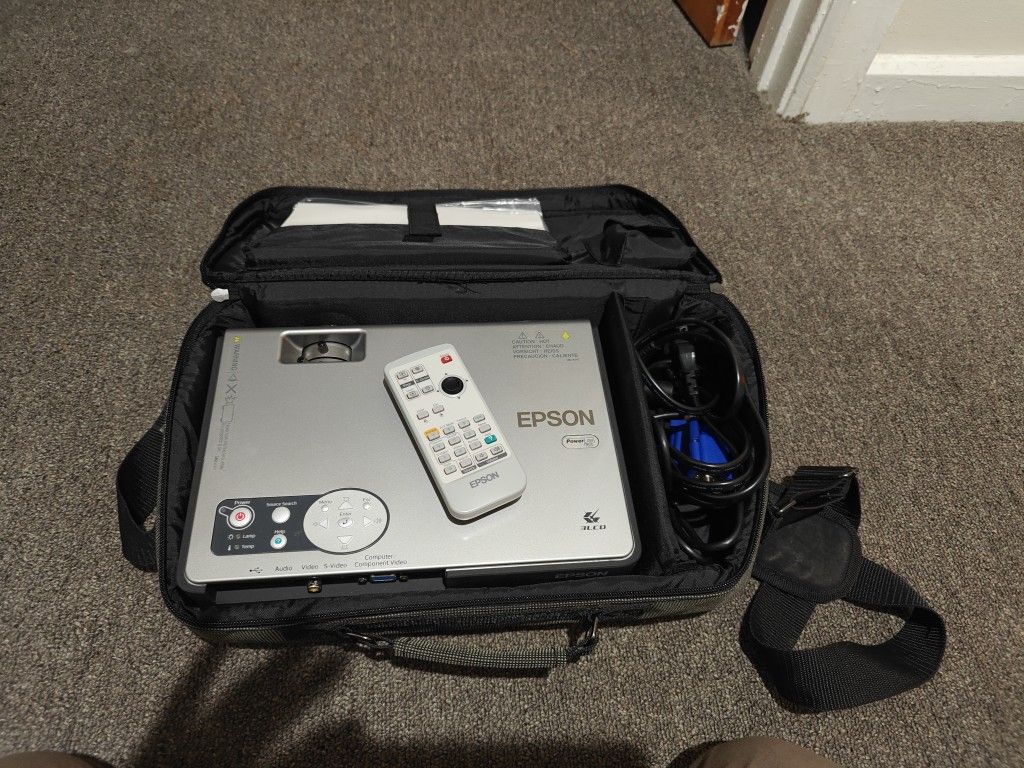 Multimedia Projector Epson Powerlight 760