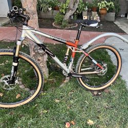 Full Suspension Bike & Kids Trailer 