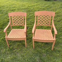 Set of 2 solid cast aluminum chairs