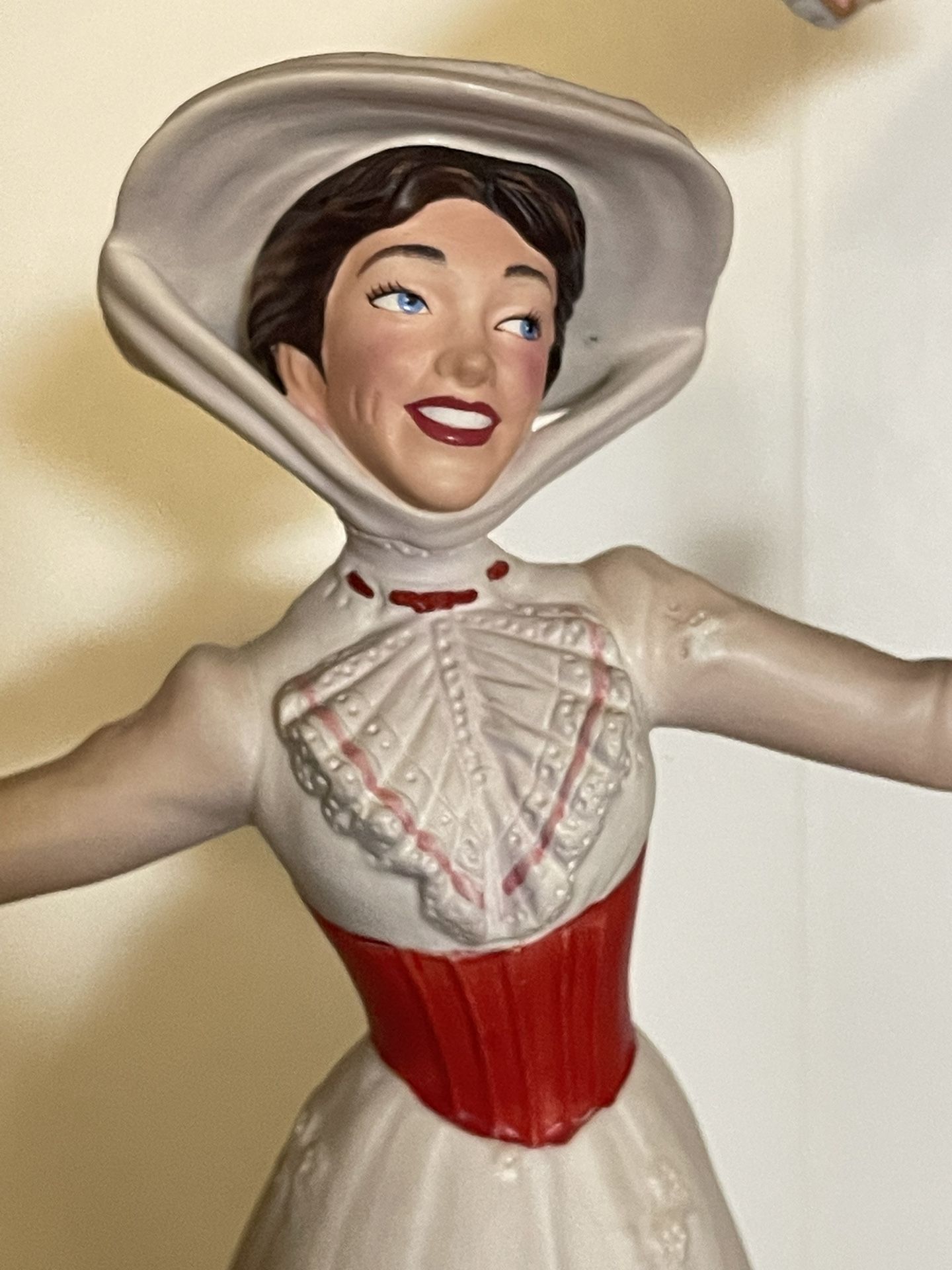 Disney WDCC “ It's A Jolly Holiday With Mary” Mary Poppins Figurine