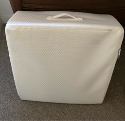 WHITE BED WEDGE