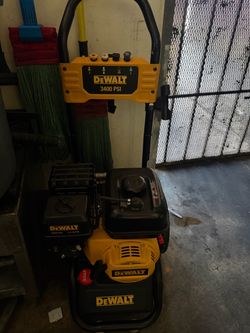 Presure washer Dewalt 3400psi solo el motor Trabaja no tiene precion !