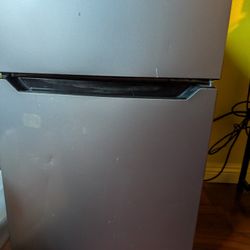 Hisense Mini Fridge With Freezer