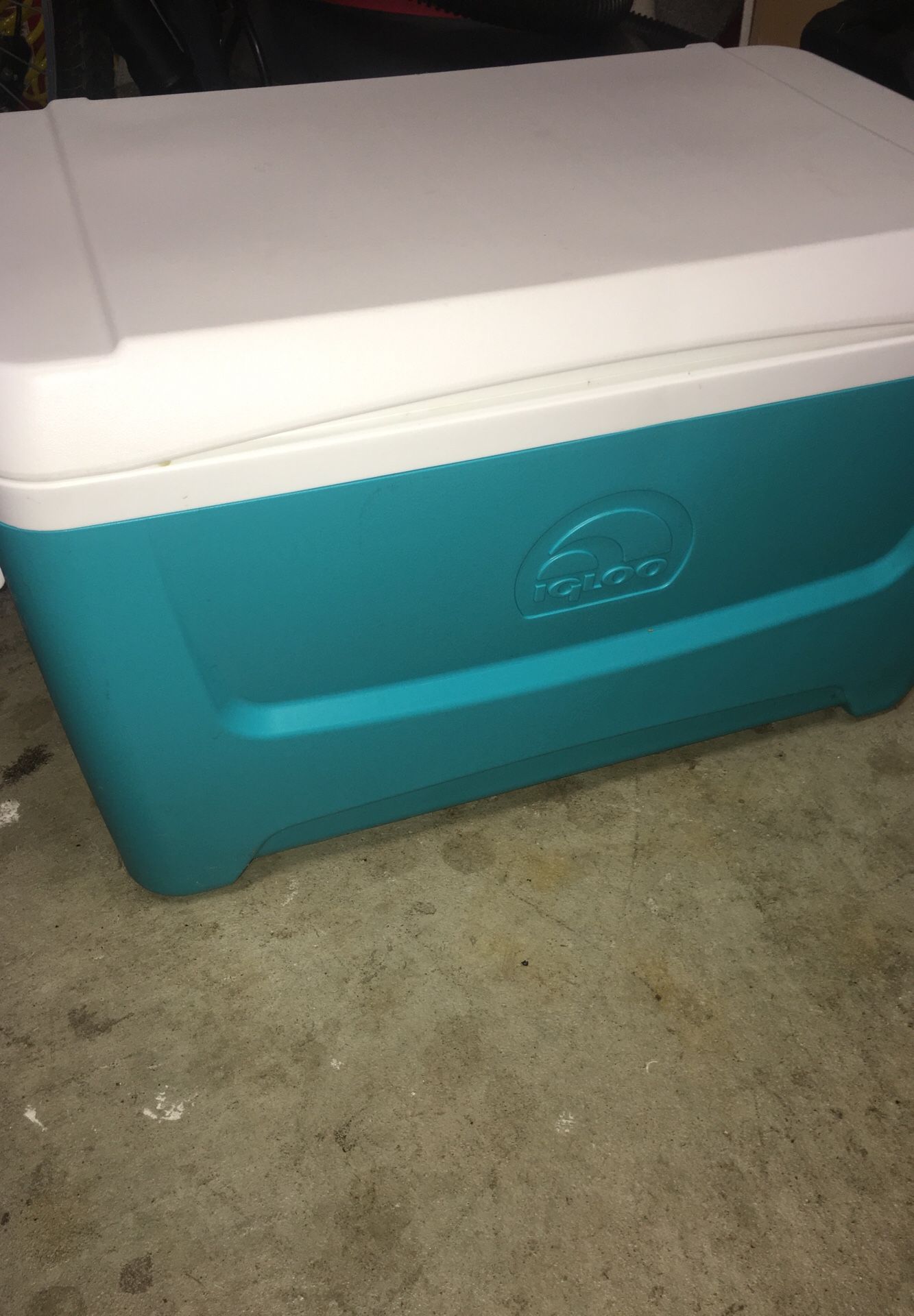 Igloo cooler