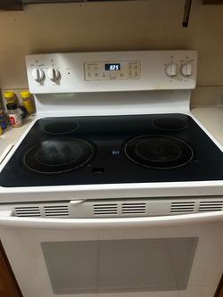 White Electric Range with Glass Cooktop / best offer
