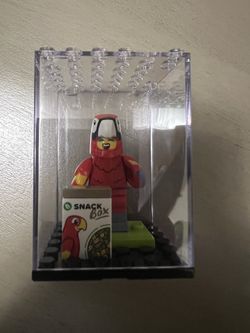 Lego figure bird