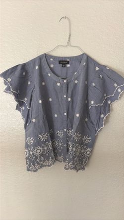 Woman, extra large shirt Woman, extra large shirt