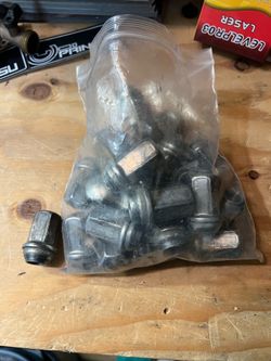 14x1.5 lug nuts off of a Chevrolet Silverado