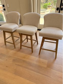 Full swivel counter height barstools