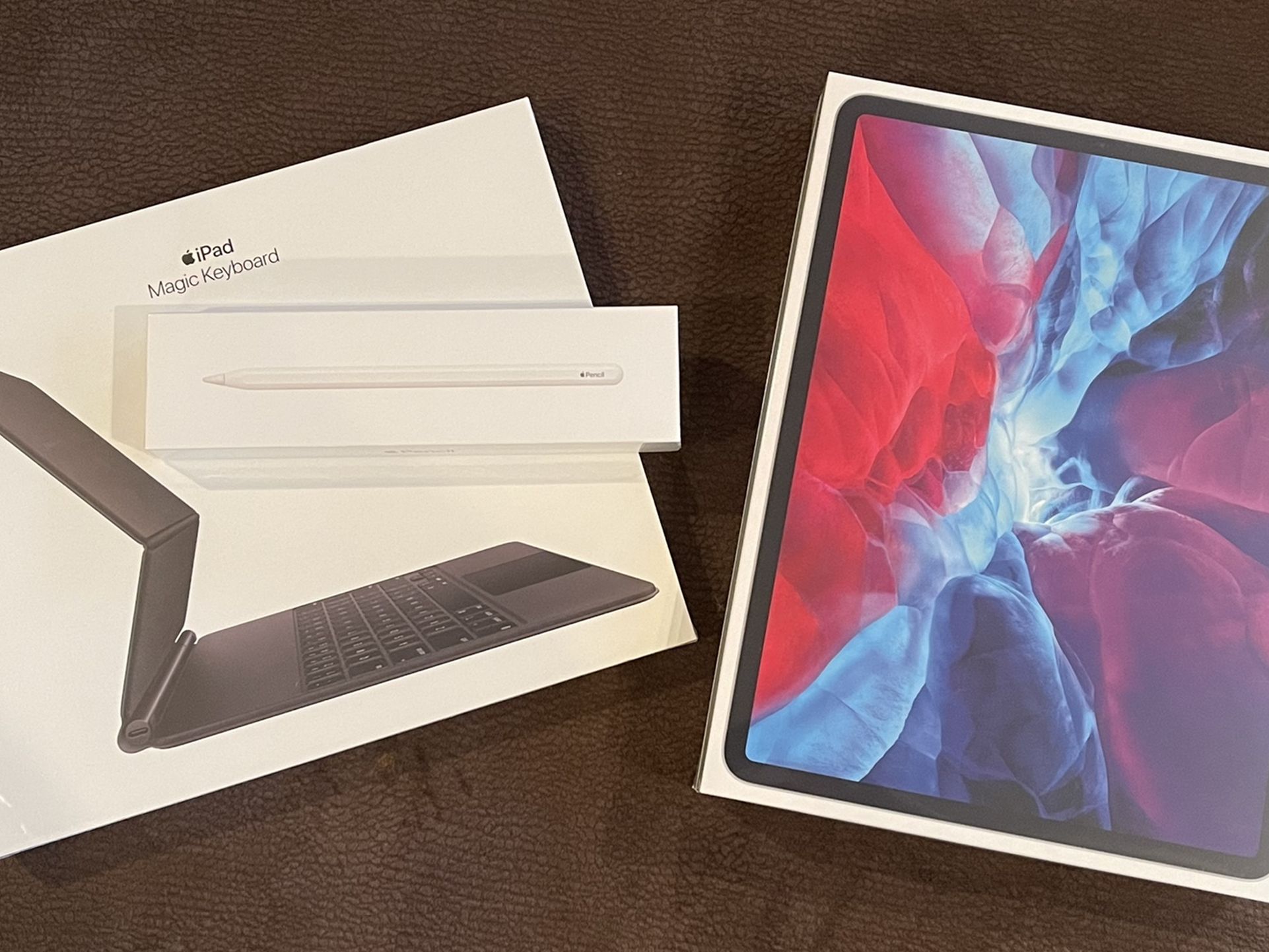 New iPad Pro 12.9 1TB WiFi with Magic Keyboard Apple Pencil