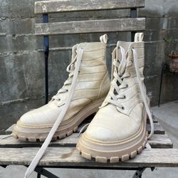 Schutz Women’s Boots 8.5 Wide $100 New 