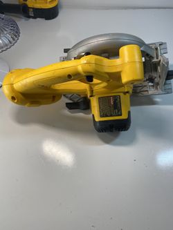 DeWalt 18V 61/2” cordless circular saw.