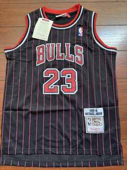 Mitchell & Ness Youth XL Michael Jordan #23 Chicago Bulls 1997-99 Black NWT Jersey