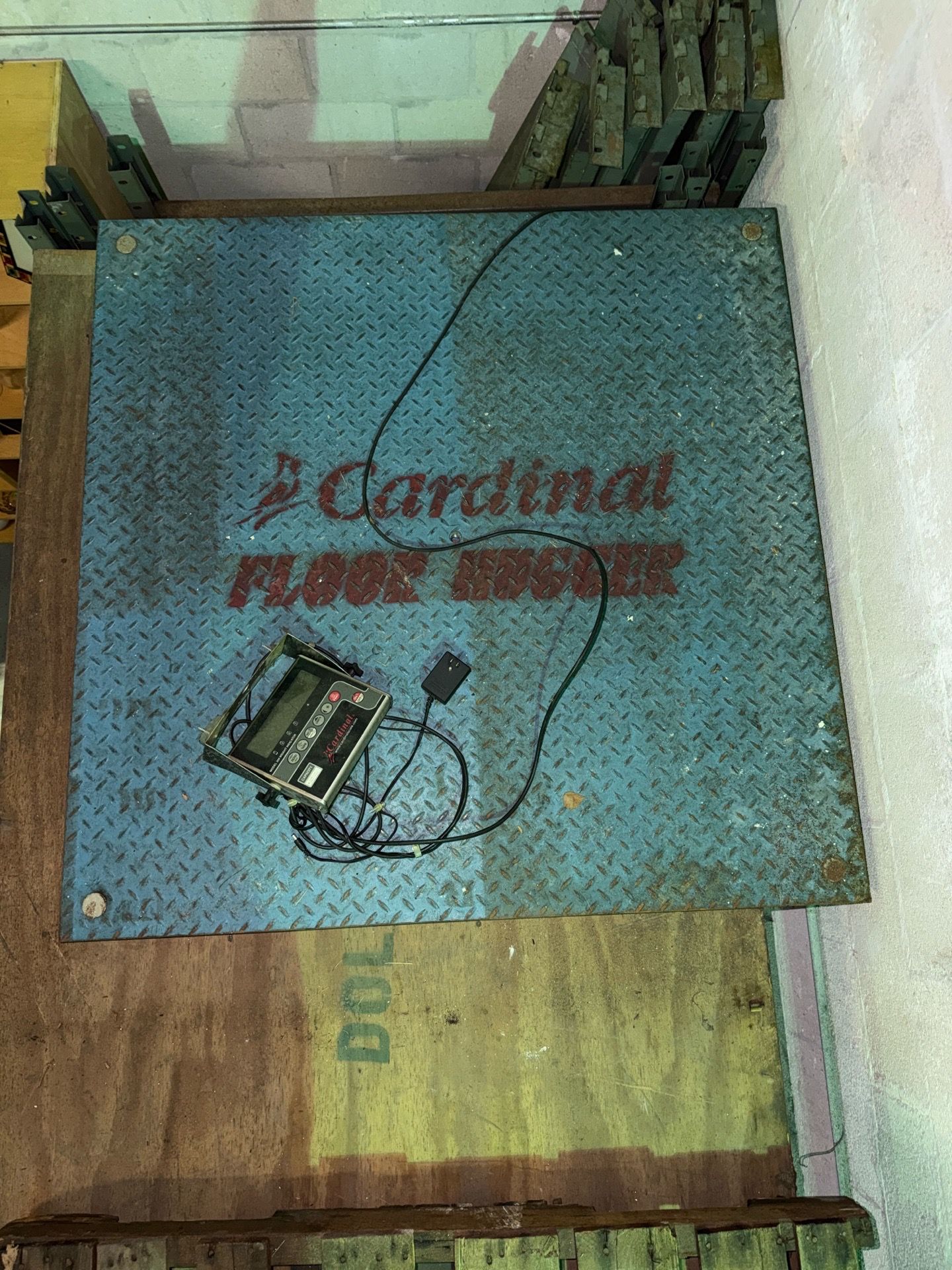 Cardinal Floor Hugger heavy-duty industrial floor scale