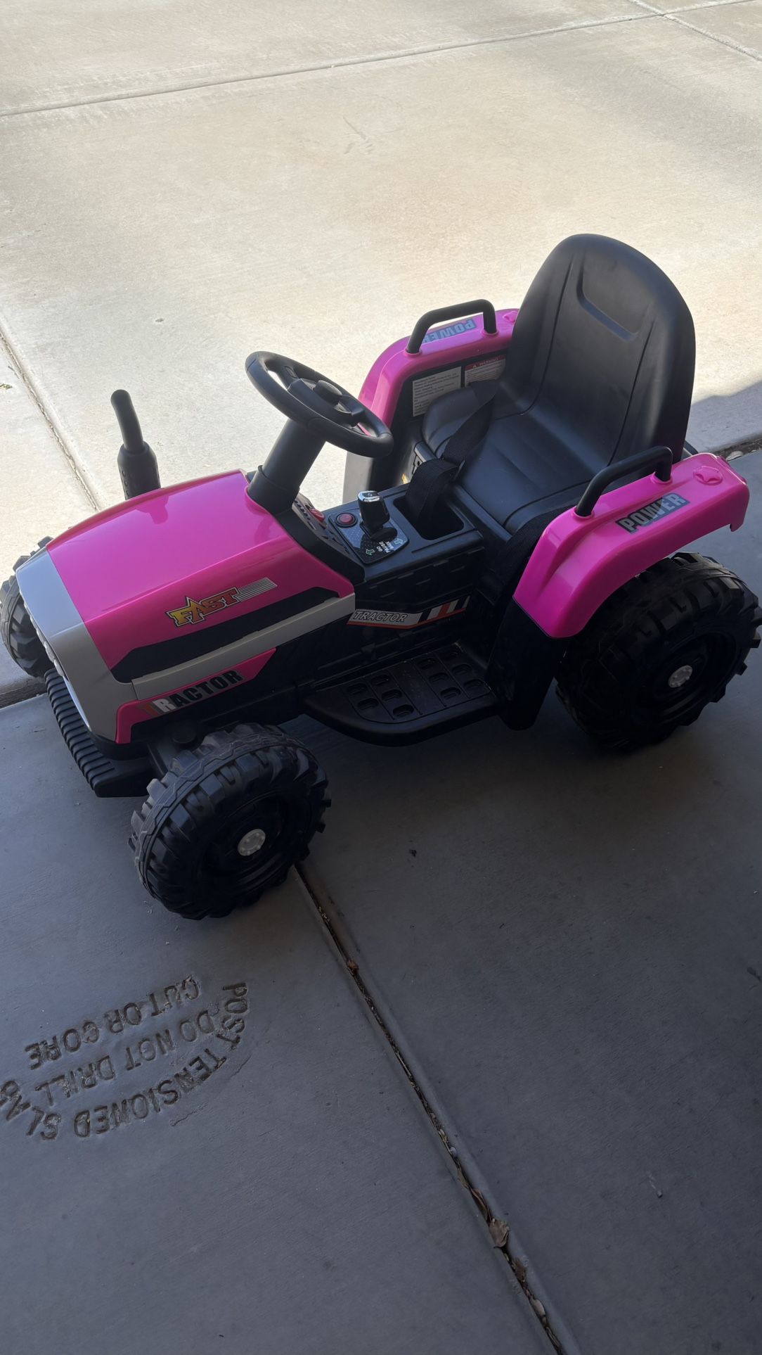 Electric ride On children’s pink tractor