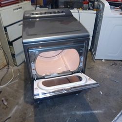 Dryer 6 Months Old  300 Deliverd Installed 