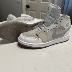 Air Jordan 1 ‘Mid 