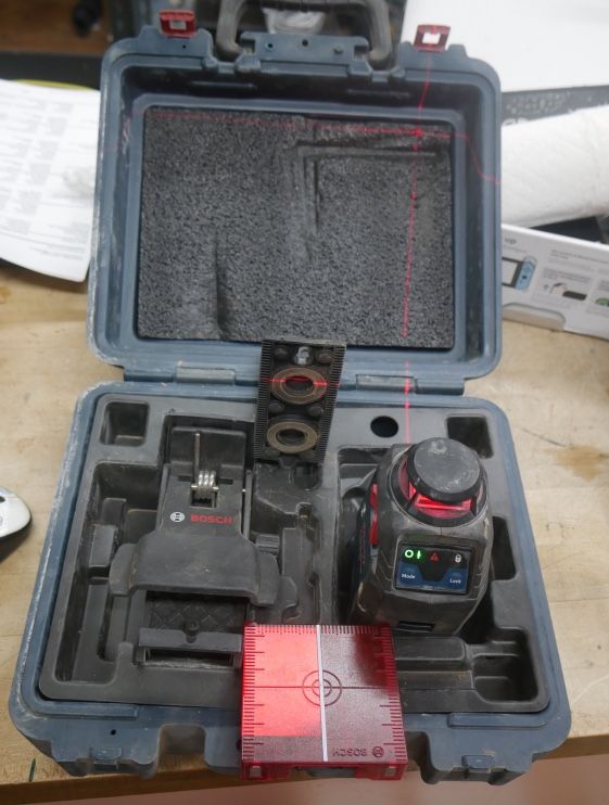 BOSCH LEVEL LASER KIT RED LIGHT GLL2-20 884449-4